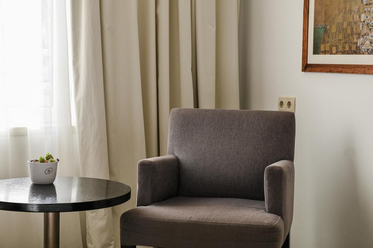 Hotel International Rab Town Extérieur photo