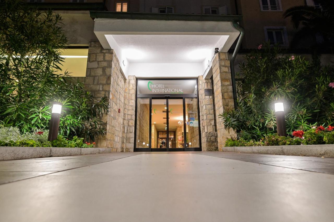 Hotel International Rab Town Extérieur photo