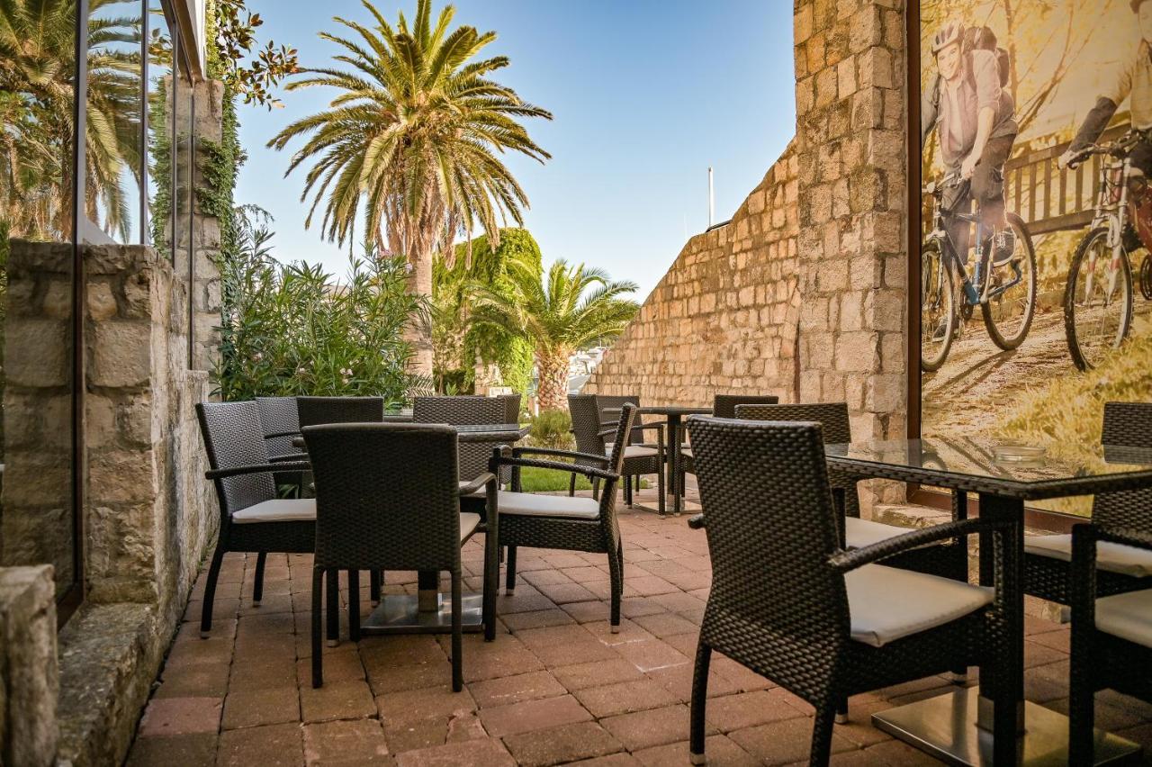 Hotel International Rab Town Extérieur photo