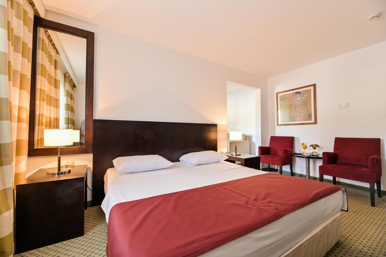 Hotel International Rab Town Extérieur photo