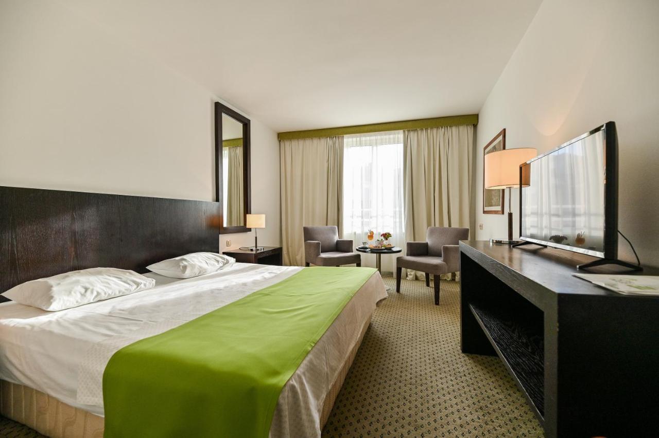 Hotel International Rab Town Extérieur photo