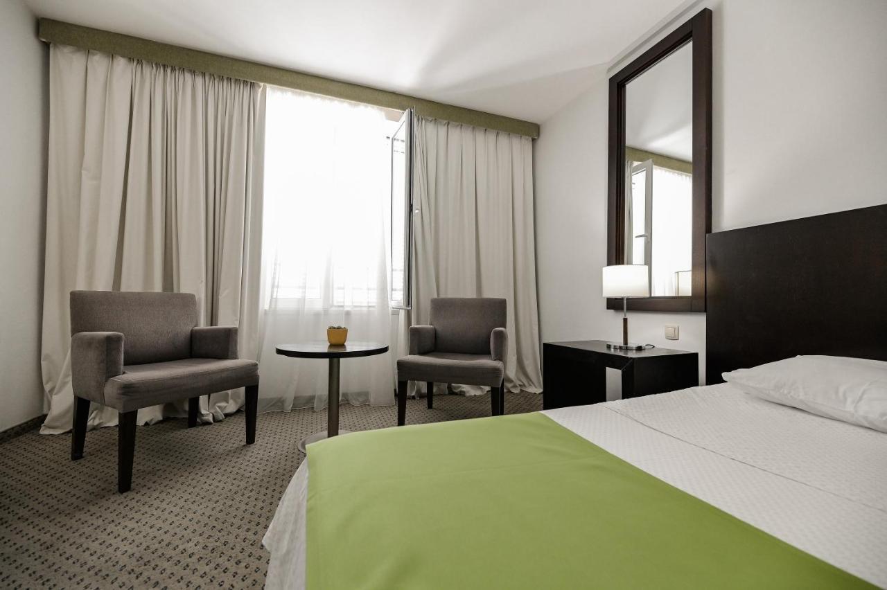 Hotel International Rab Town Extérieur photo