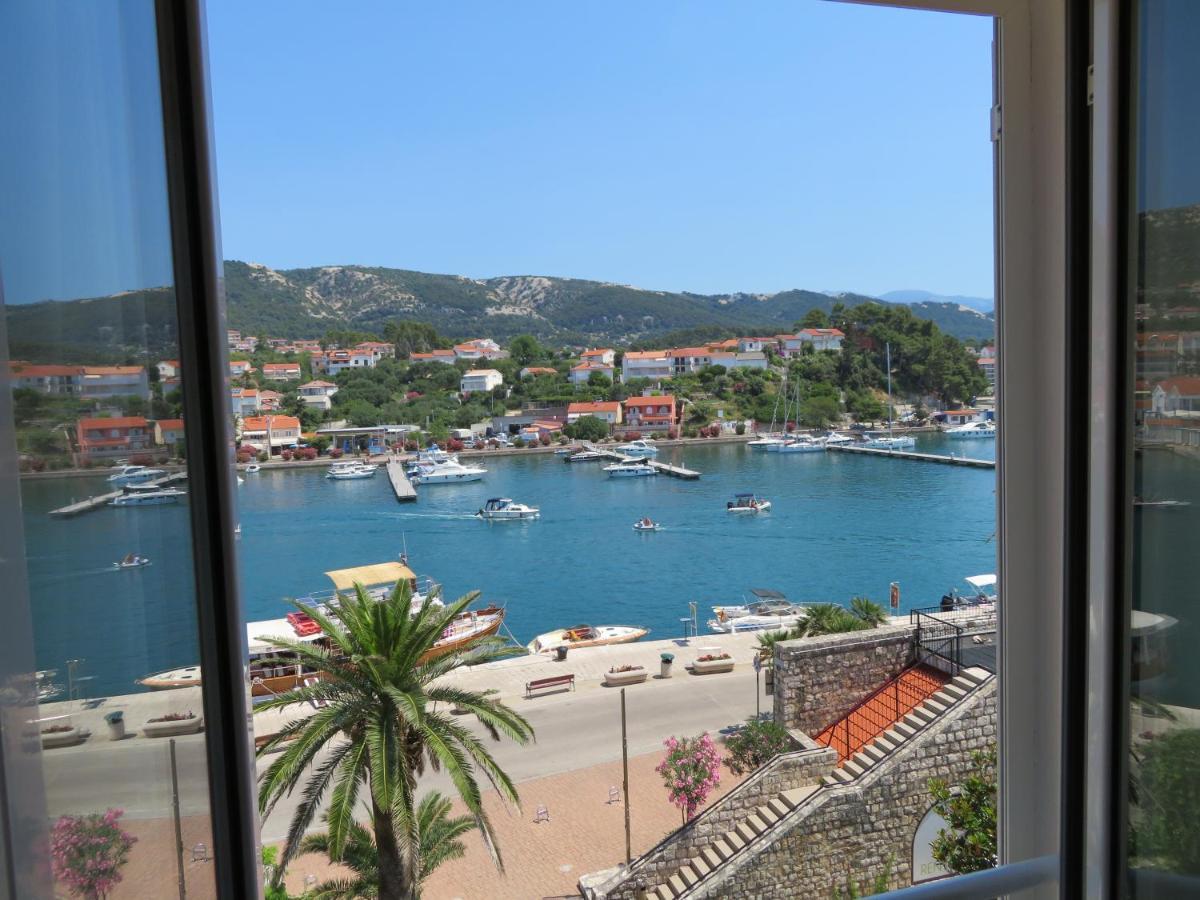 Hotel International Rab Town Extérieur photo