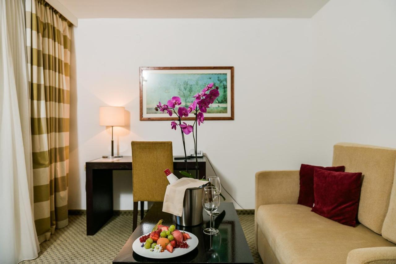 Hotel International Rab Town Extérieur photo