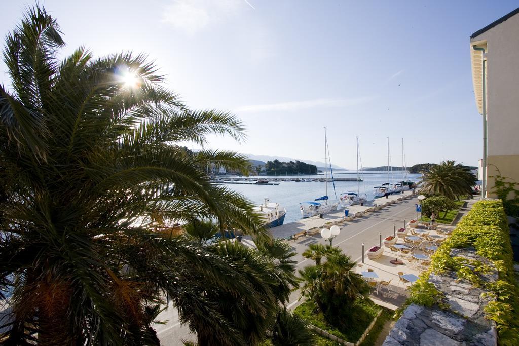 Hotel International Rab Town Extérieur photo